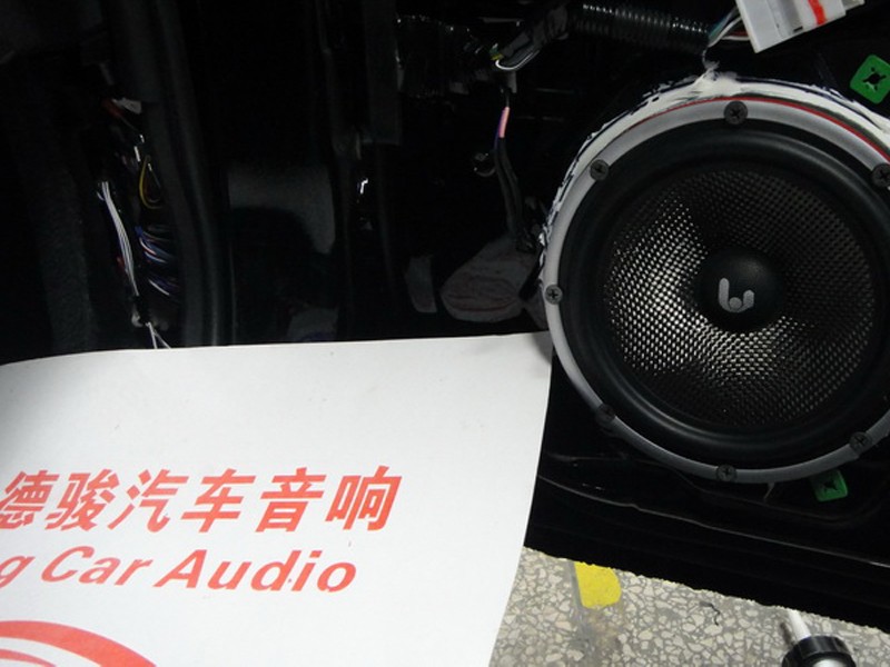 怀化德骏丰田皇冠改装诗芬尼二分频套装喇叭 欢迎成为汽车音响的一员